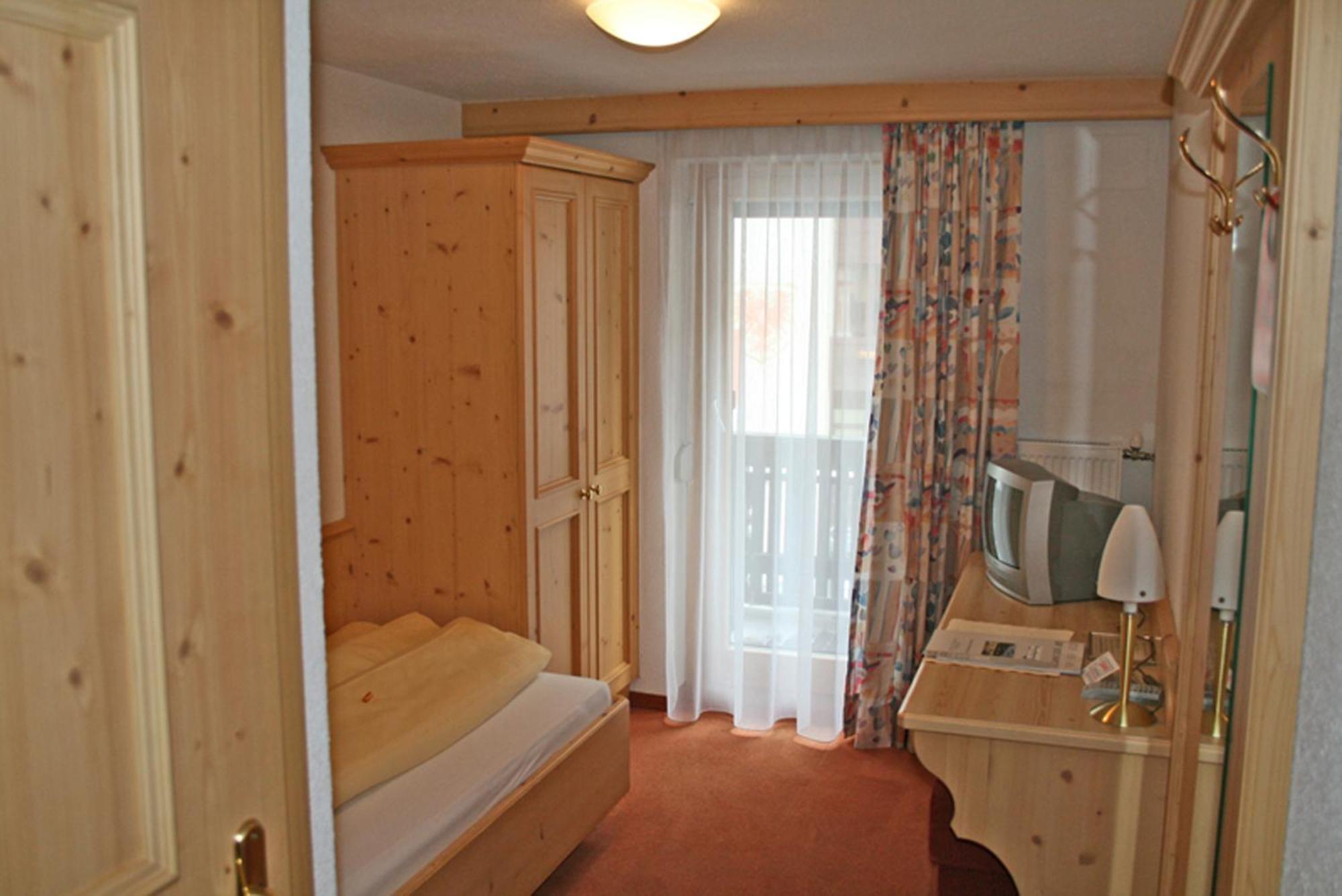 Hotel Zum Hirschen Längenfeld Rum bild