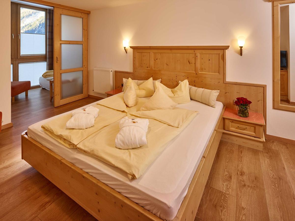 Hotel Zum Hirschen Längenfeld Exteriör bild