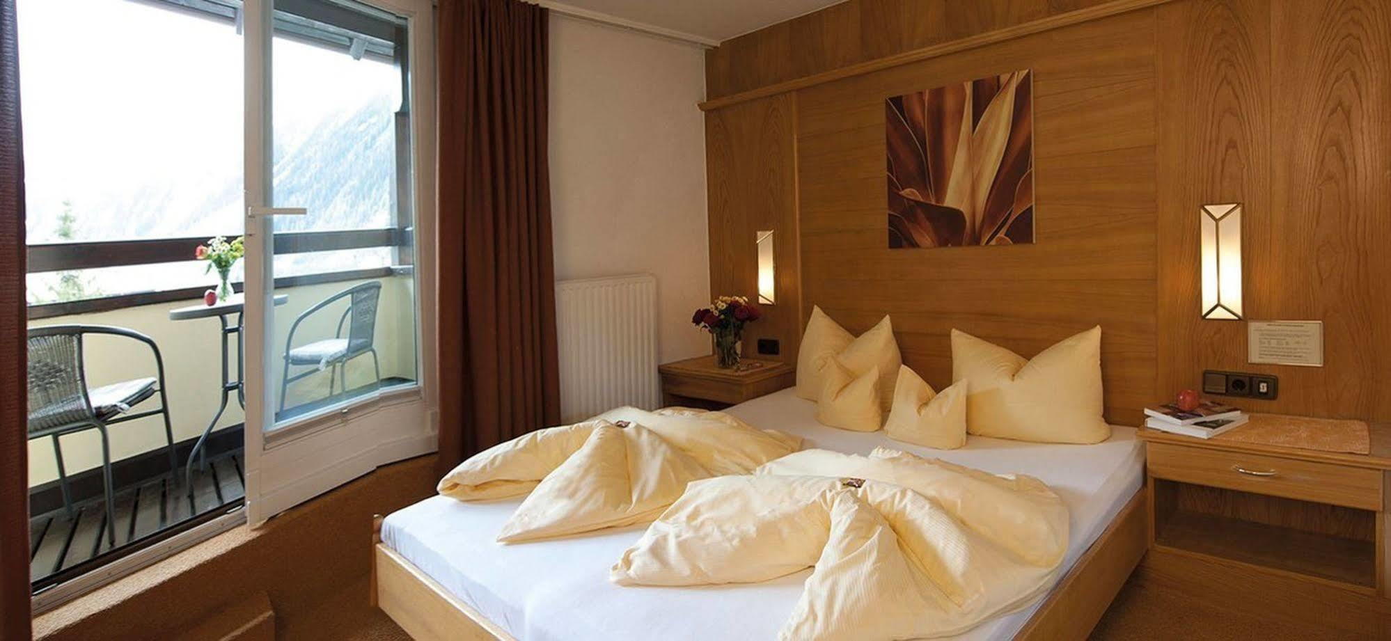 Hotel Zum Hirschen Längenfeld Exteriör bild
